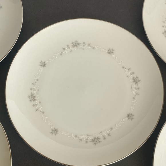 Sango China Japan JULIE 5 round dinner plates 10.5 inch gray floral pattern - Picture 2 of 10